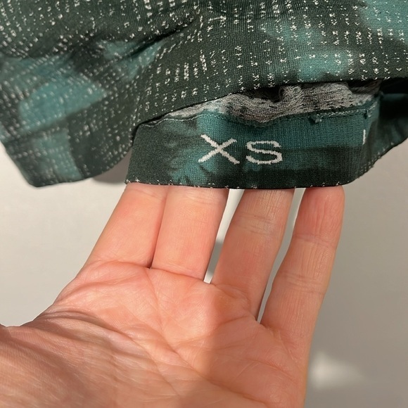 Lululemon Metal Vent  Tech Short Sleeve Shirt in marble dye - size XS - Picture 9 of 10